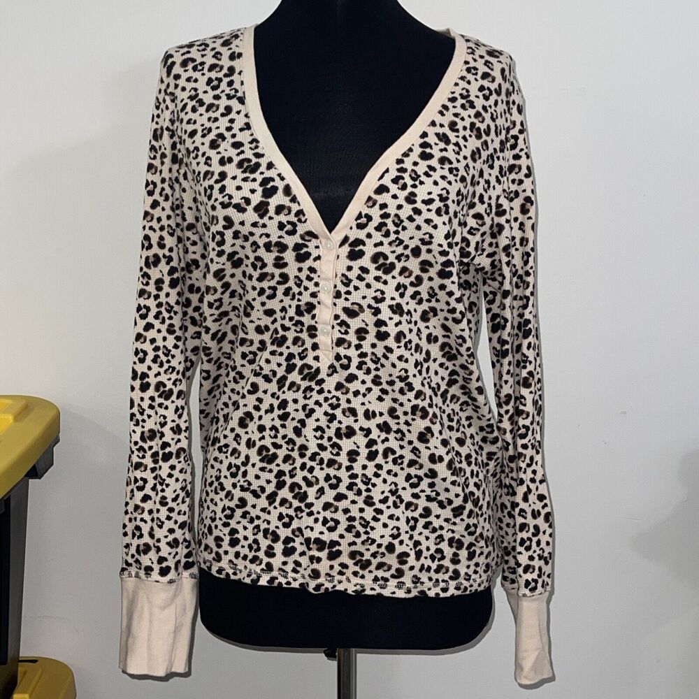 Women’s Victoria's Secret Thermal Leopard Top Shirt Sz Medium